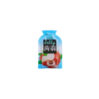 Low sugar candy — Cozzo Jelly lychee flavour pouch with a bright blue top and lychee fruit image on the front, isolated on a transparent background.

حلويات قليلة السكر — كيس جيلي كوزو بنكهة الليتشي بغطاء علوي أزرق، مع صورة فاكهة الليتشي على الواجهة، معزول على خلفية شفافة.